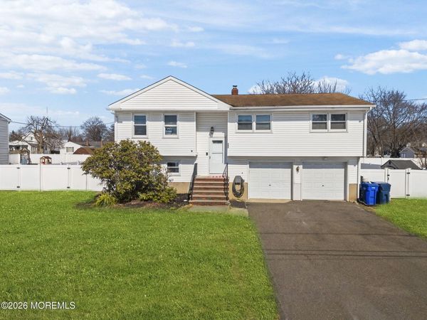 1427 Seminole Road, North Brunswick, NJ 08902