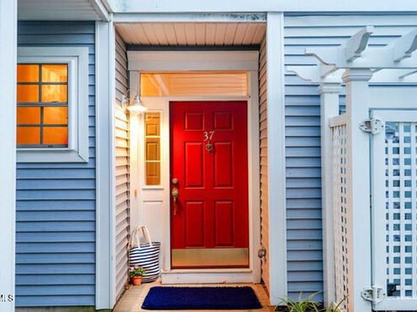 37 Golden Eye Lane, Port Monmouth, NJ 07758