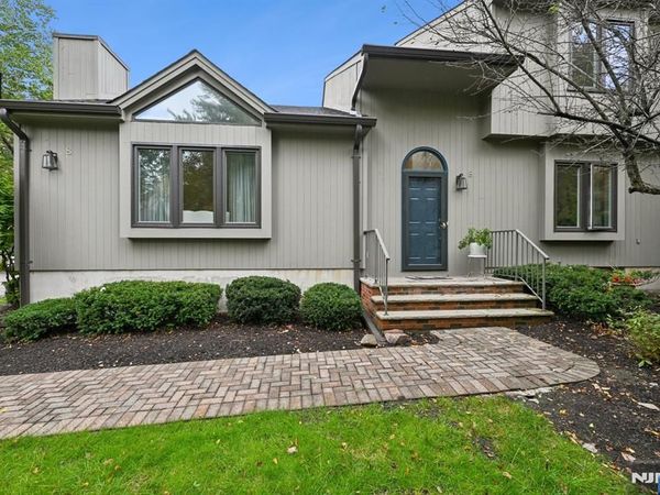 8 Sherwood Drive, Mountain Lakes Boro, NJ 07046