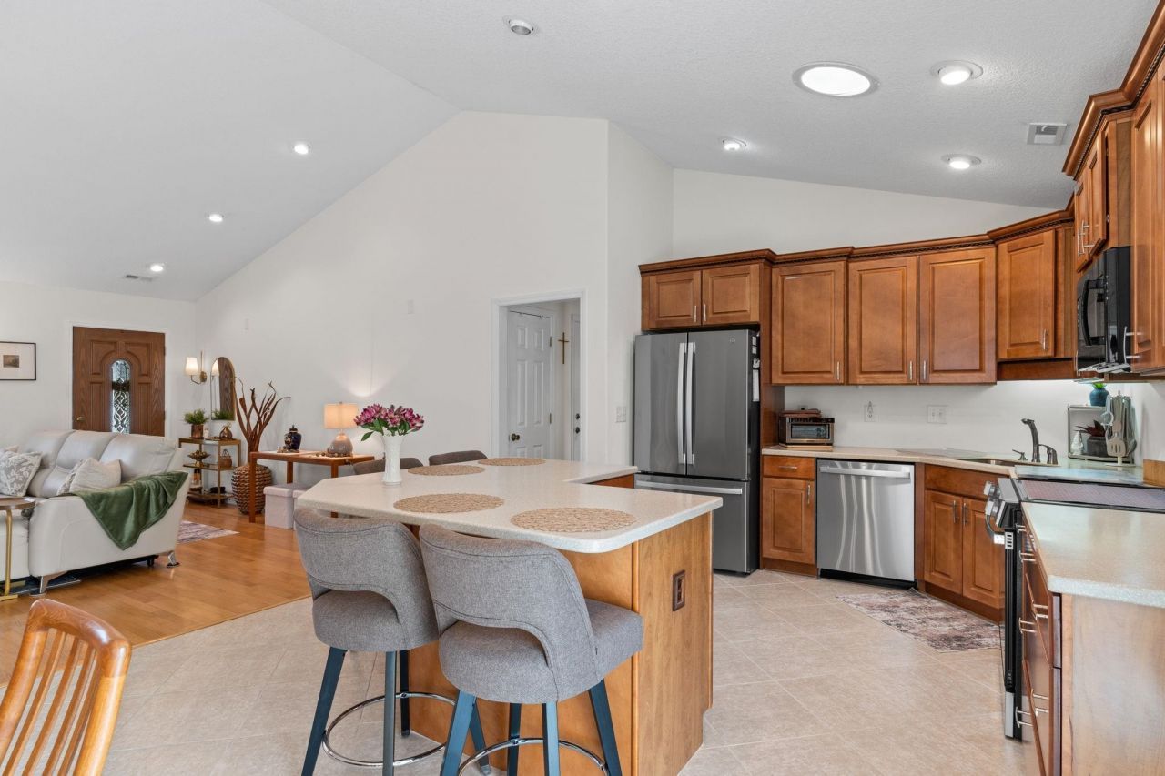 2494 Burning Tree Ln. Photo 17