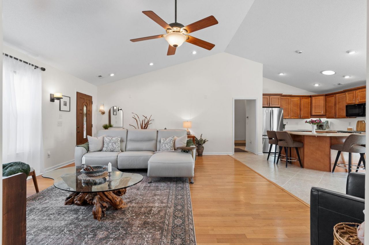 2494 Burning Tree Ln. Photo 9