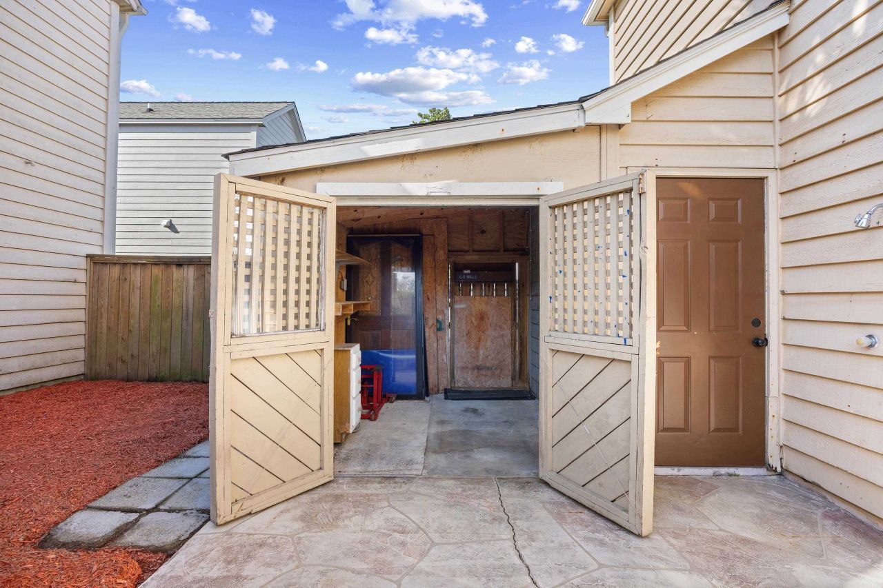 1004 Edge Dr.  Photo 12