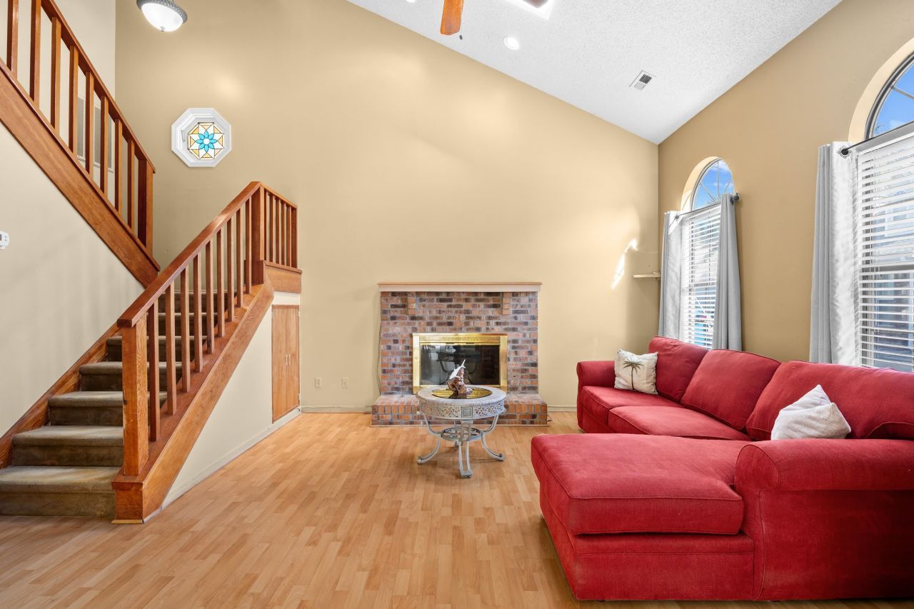 1004 Edge Dr.  Photo 15