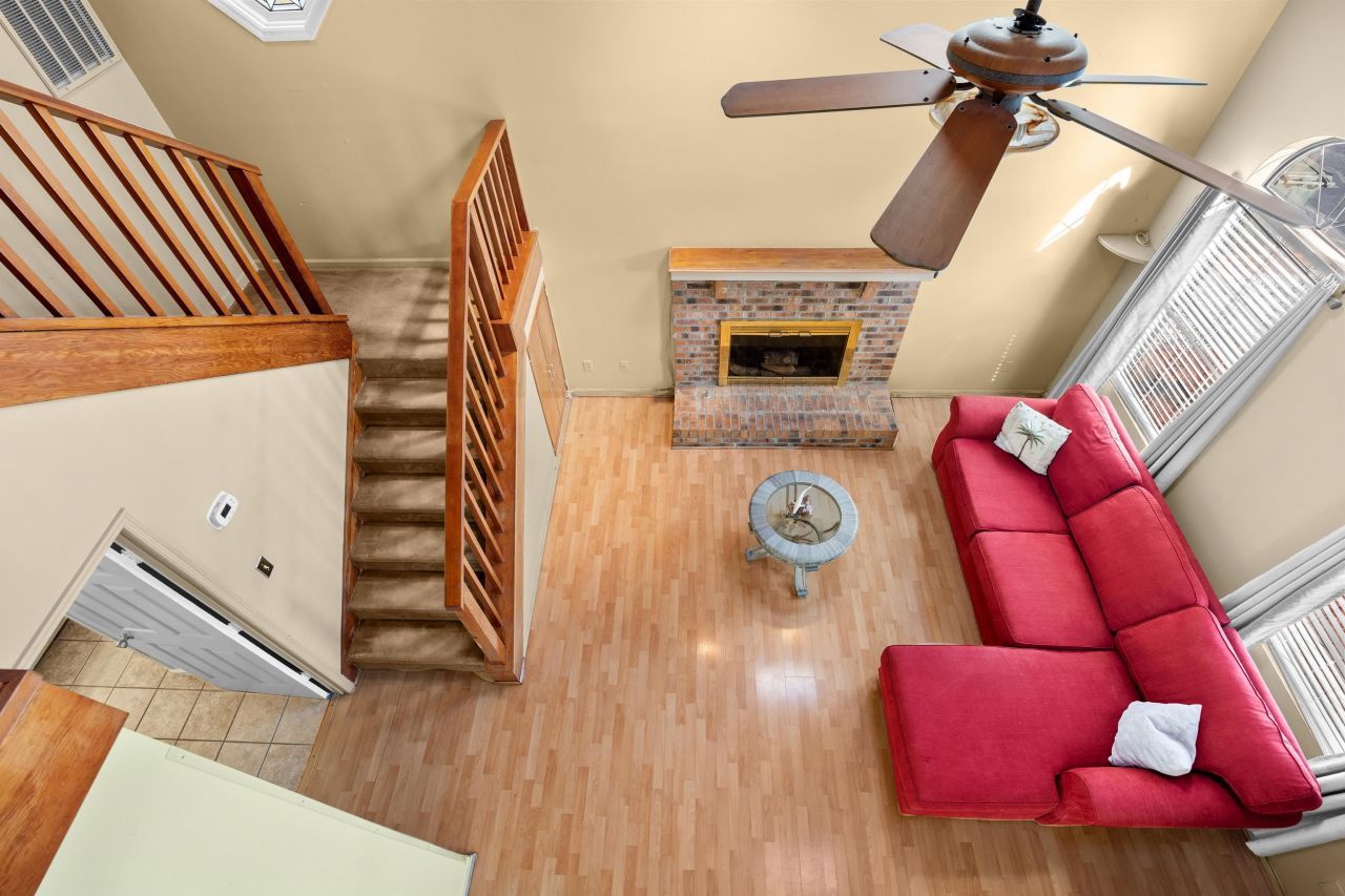 1004 Edge Dr.  Photo 17