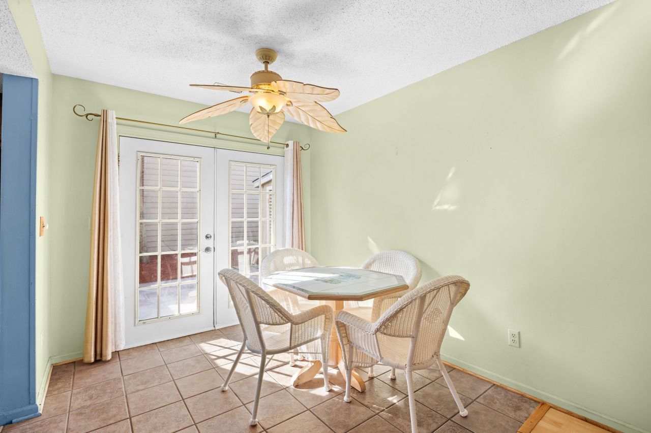 1004 Edge Dr.  Photo 19