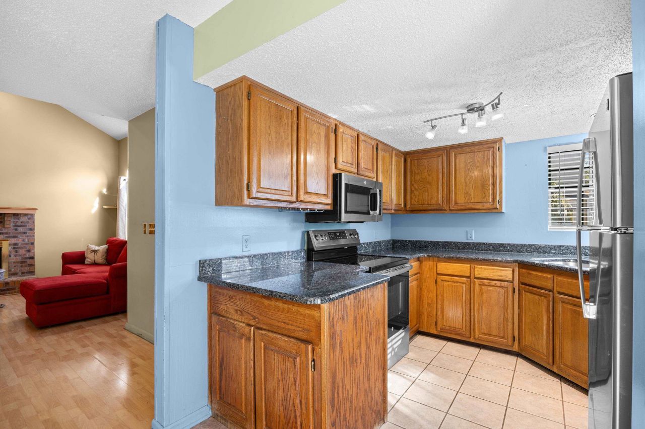 1004 Edge Dr.  Photo 20