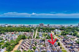 1004 Edge Dr.  photo 4