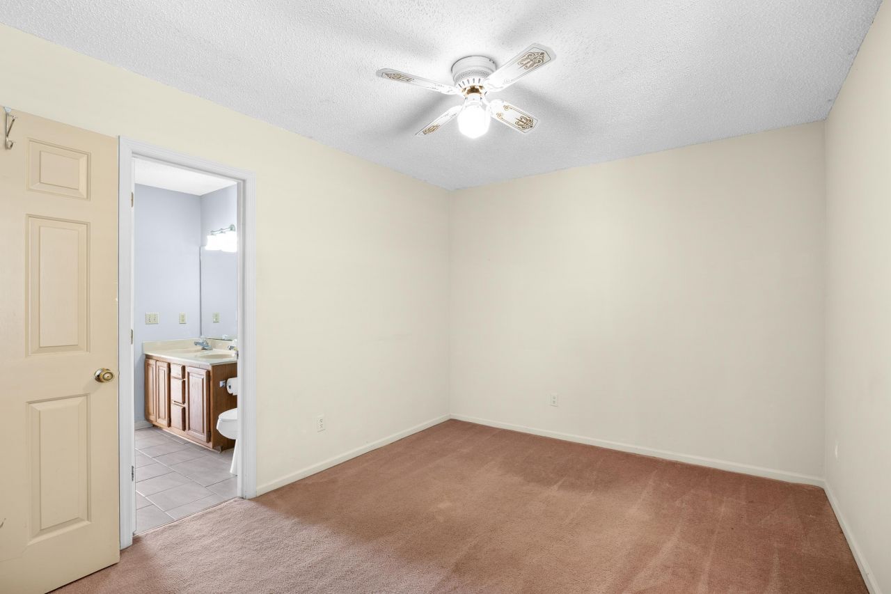 1004 Edge Dr.  Photo 30