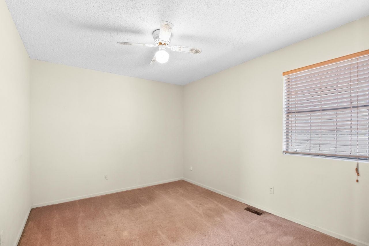 1004 Edge Dr.  Photo 31