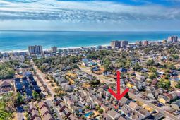 1004 Edge Dr.  photo 4