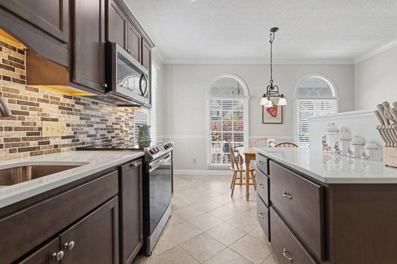 71 Turtle Creek Dr. Photo 9