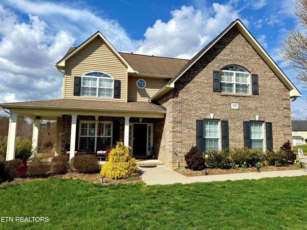 2327 Autumn Knoll Drive, Knoxville, TN 37920