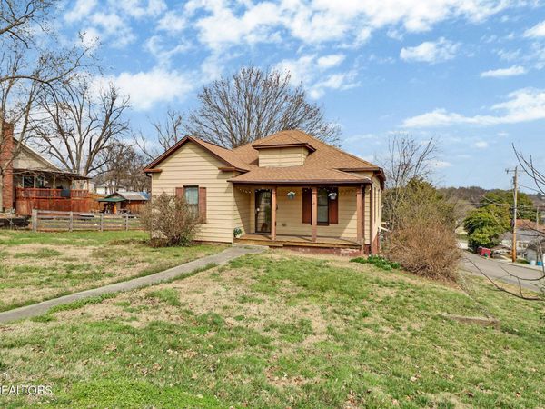 801 N C St, Lenoir City, TN 37771