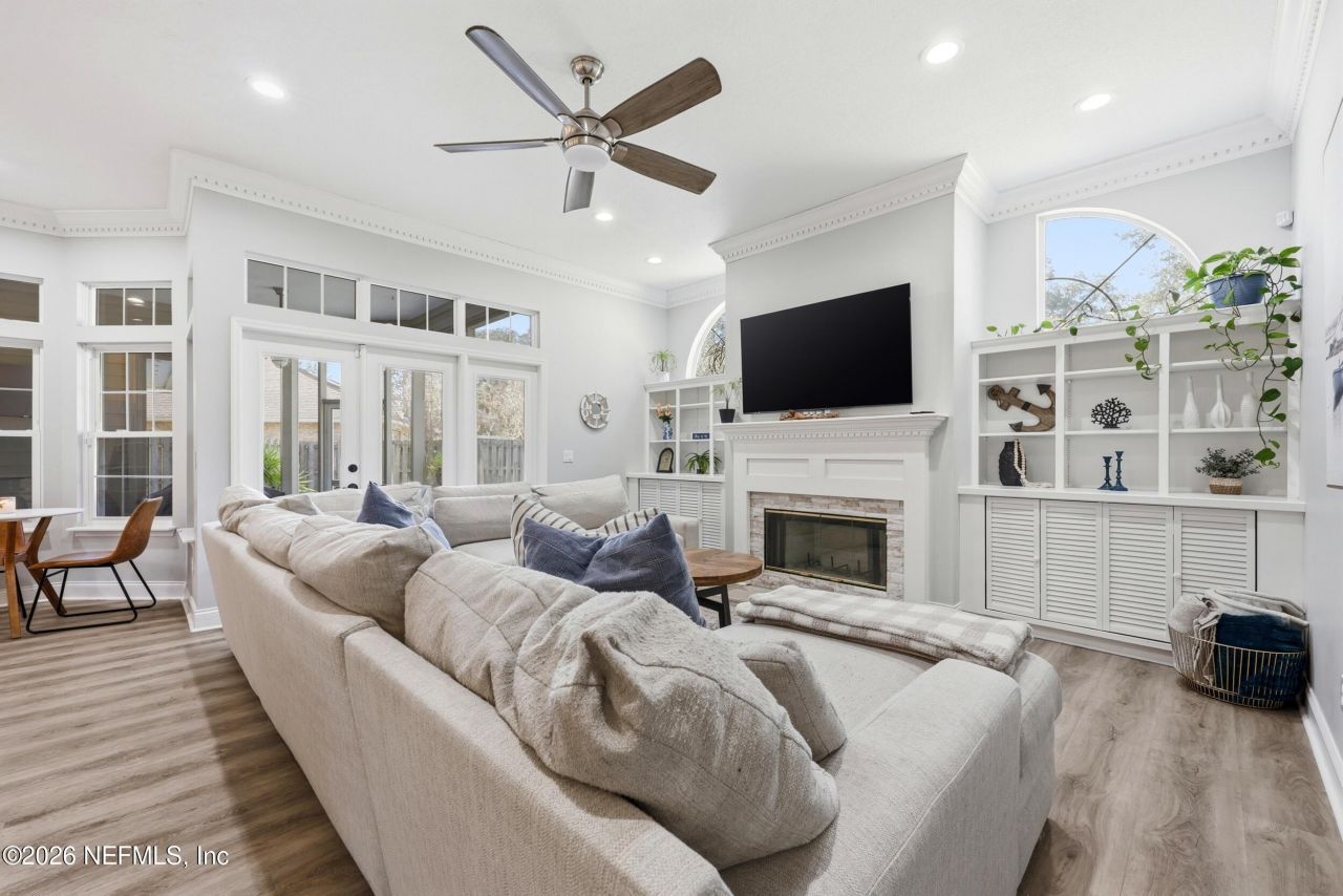 2009 Marye Brant Loop N, Neptune Beach, FL 32266 Photo