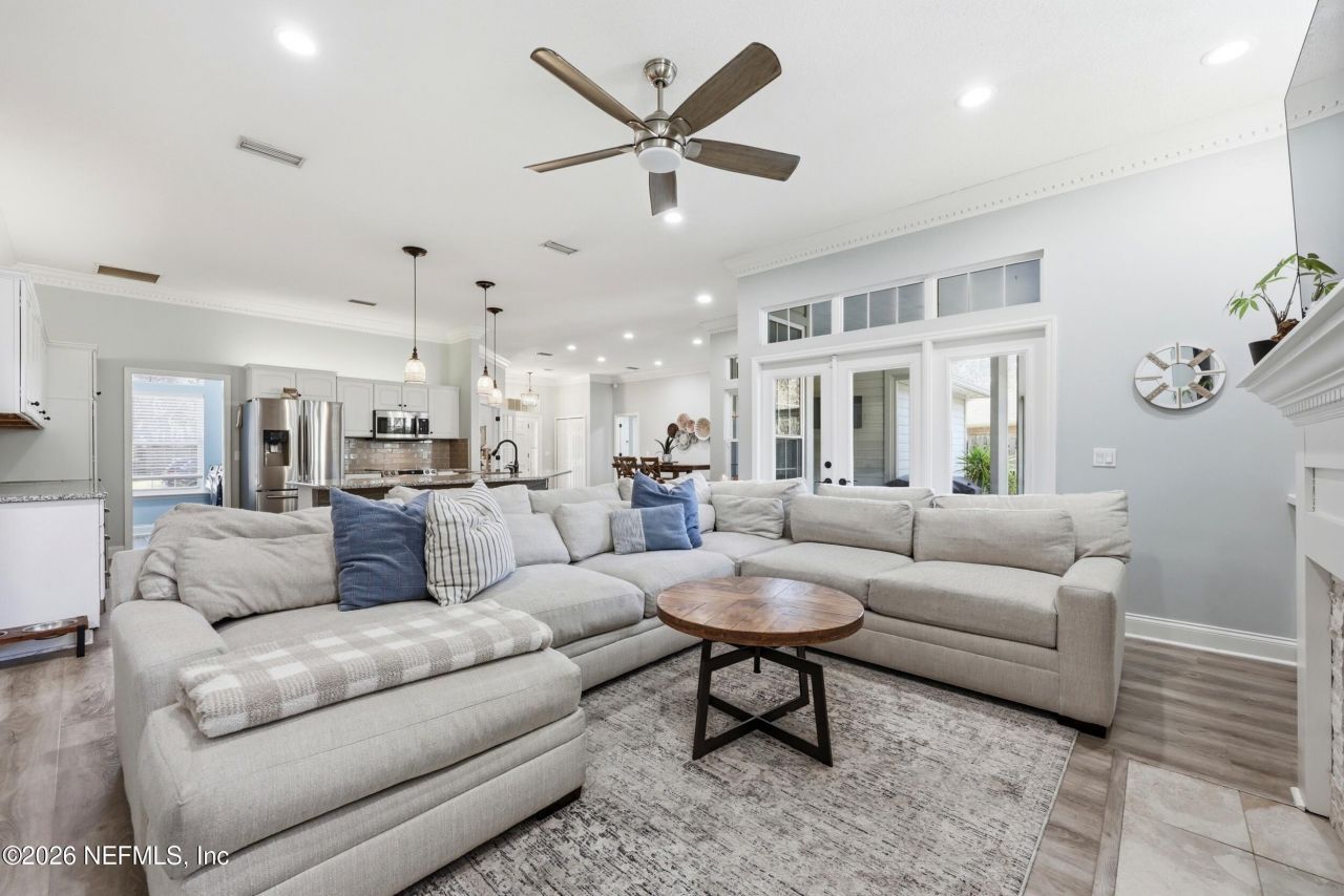 2009 Marye Brant Loop N, Neptune Beach, FL 32266 Photo