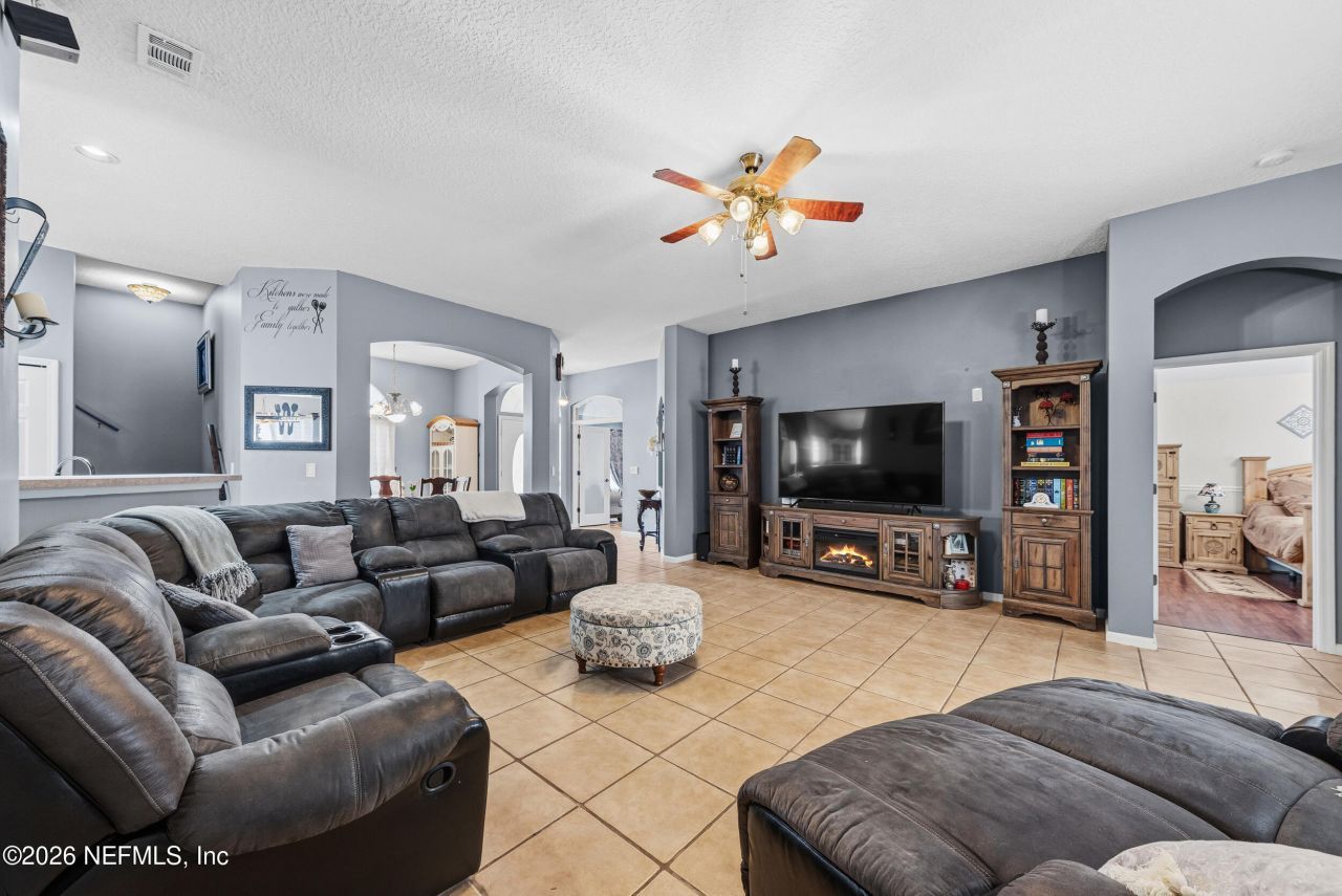 5874 Las Counts Court, Jacksonville, FL 32222 Photo