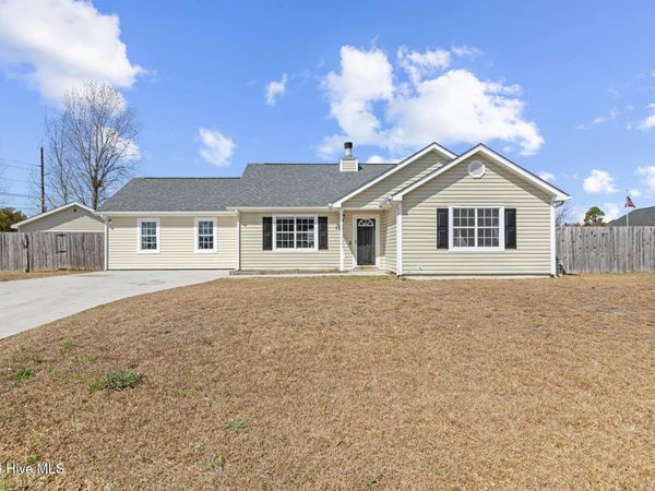 316 Josie Court, Hubert, NC 28539