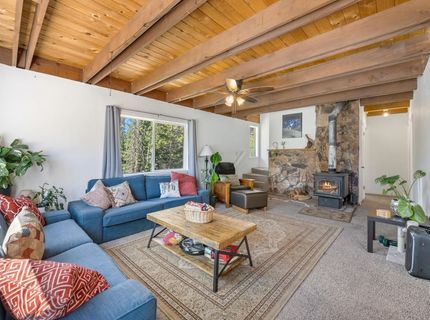 10111 Bunny Hill Road, Soda Springs, CA 95728 Photo