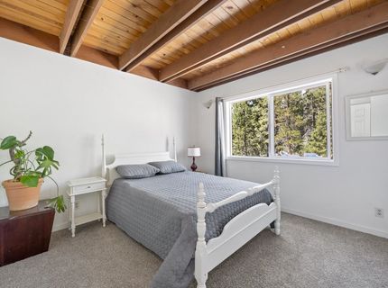 10111 Bunny Hill Road, Soda Springs, CA 95728 Photo