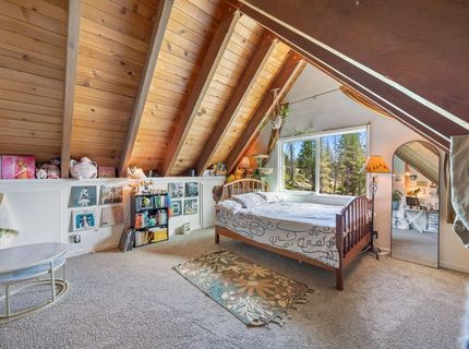 10111 Bunny Hill Road, Soda Springs, CA 95728 Photo