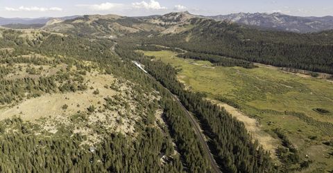 10111 Bunny Hill Road, Soda Springs, CA 95728 Photo