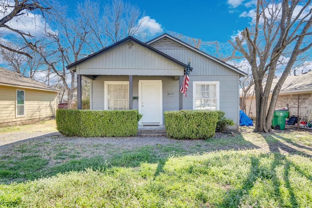 608 Highland Avenue, Waxahachie, TX 75165 Main Photo