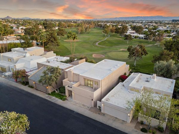 3033 E CLAREMONT Avenue, Phoenix, AZ 85016
