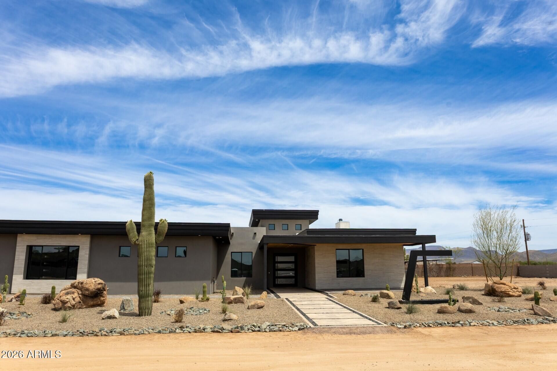 1320 E Sagebrush Drive, Phoenix, AZ 85085