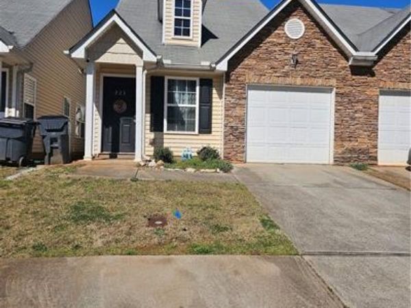 223 Alton Circle , Villa Rica, GA 30180