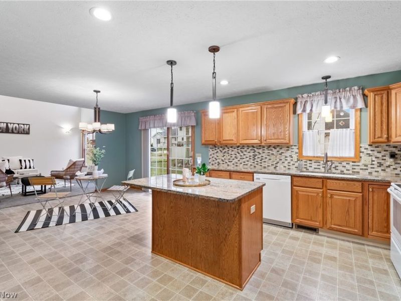 3638 White Oak Drive, Norton, OH 44203 Photo 5