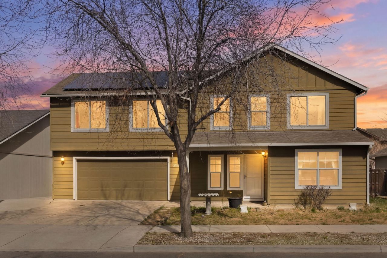 3433 SW Kalama Avenue, Redmond, OR 97756 Main Photo