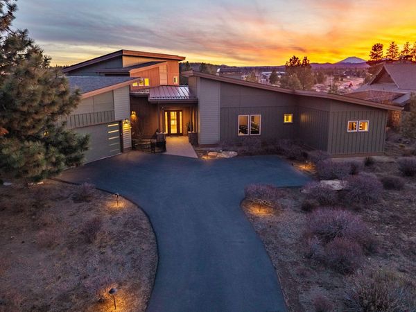 61649 Hosmer Lake Drive, Bend, OR 97702