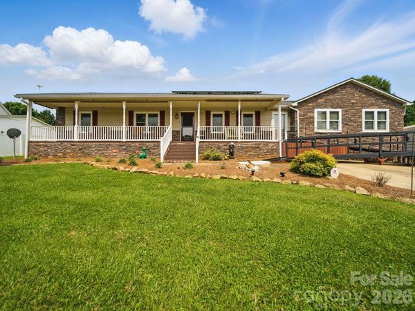 117 Pilots Ridge Drive , Bessemer City, NC 28016