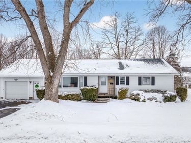 9 Overbrook Crescent, New Hartford, NY 13413