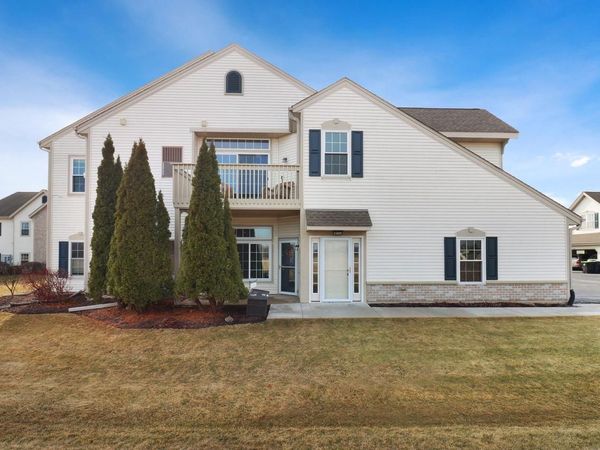 957 Hastings COURT, Unit 101, Mount Pleasant, WI 53406
