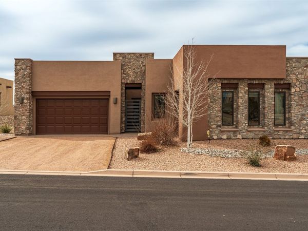 9 Camino Maravilla, Santa Fe, NM 87506