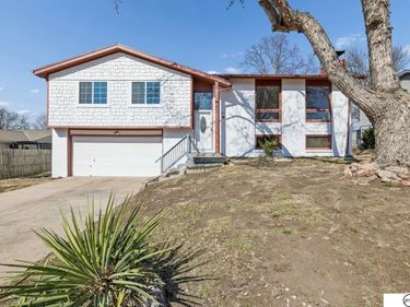 2610 Surrey Court, Lincoln, NE 68512