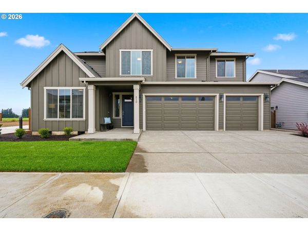 210 NW 16th AVE, Canby, OR 97013