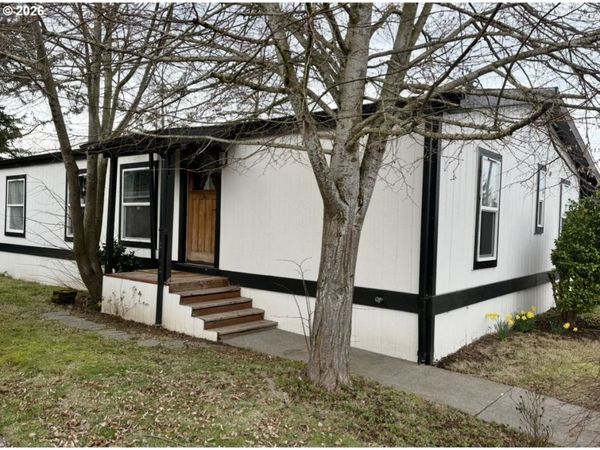 660 VILLAGE DR, Unit 13, Molalla, OR 97038