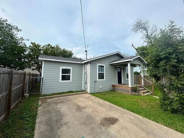 205 W 10th Street, Ferris, TX 75125