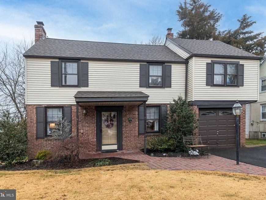 412 Forest Hills Avenue, Philadelphia, PA 19116 Main Photo