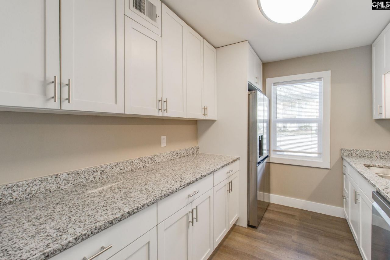 308 Percival Road Photo 11