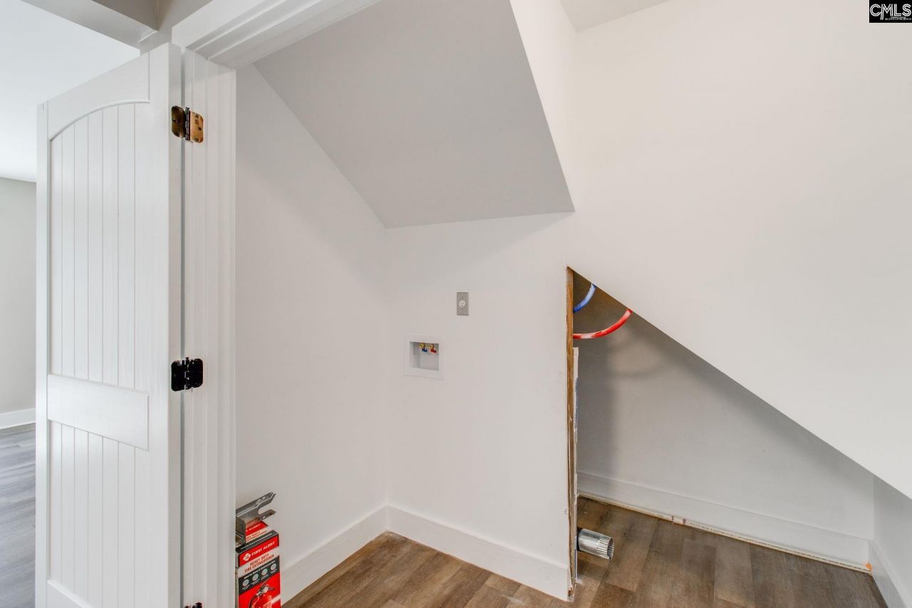 308 Percival Road Photo 15