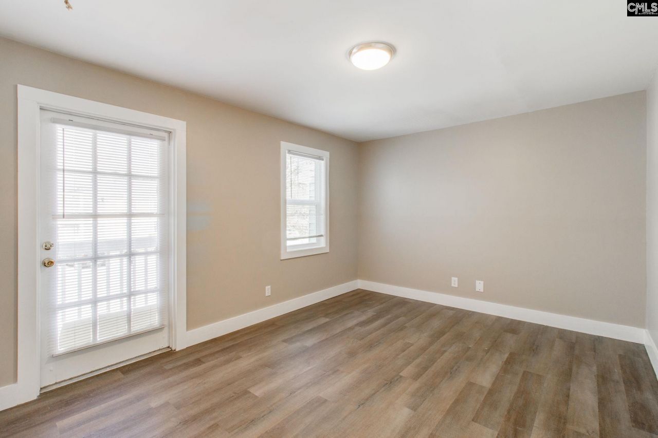 308 Percival Road Photo 16