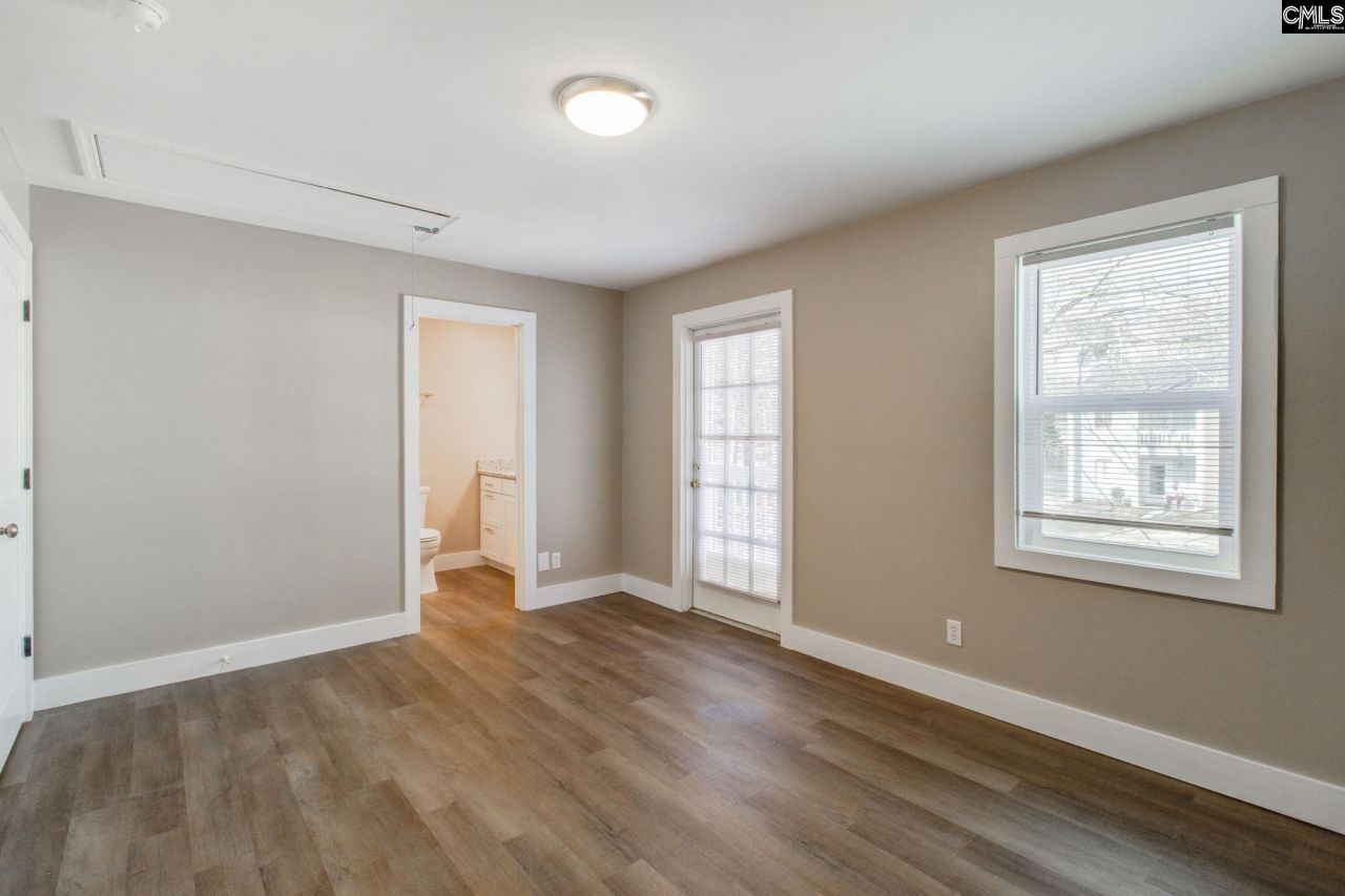 308 Percival Road Photo 17