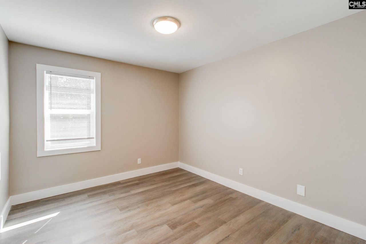 308 Percival Road Photo 22