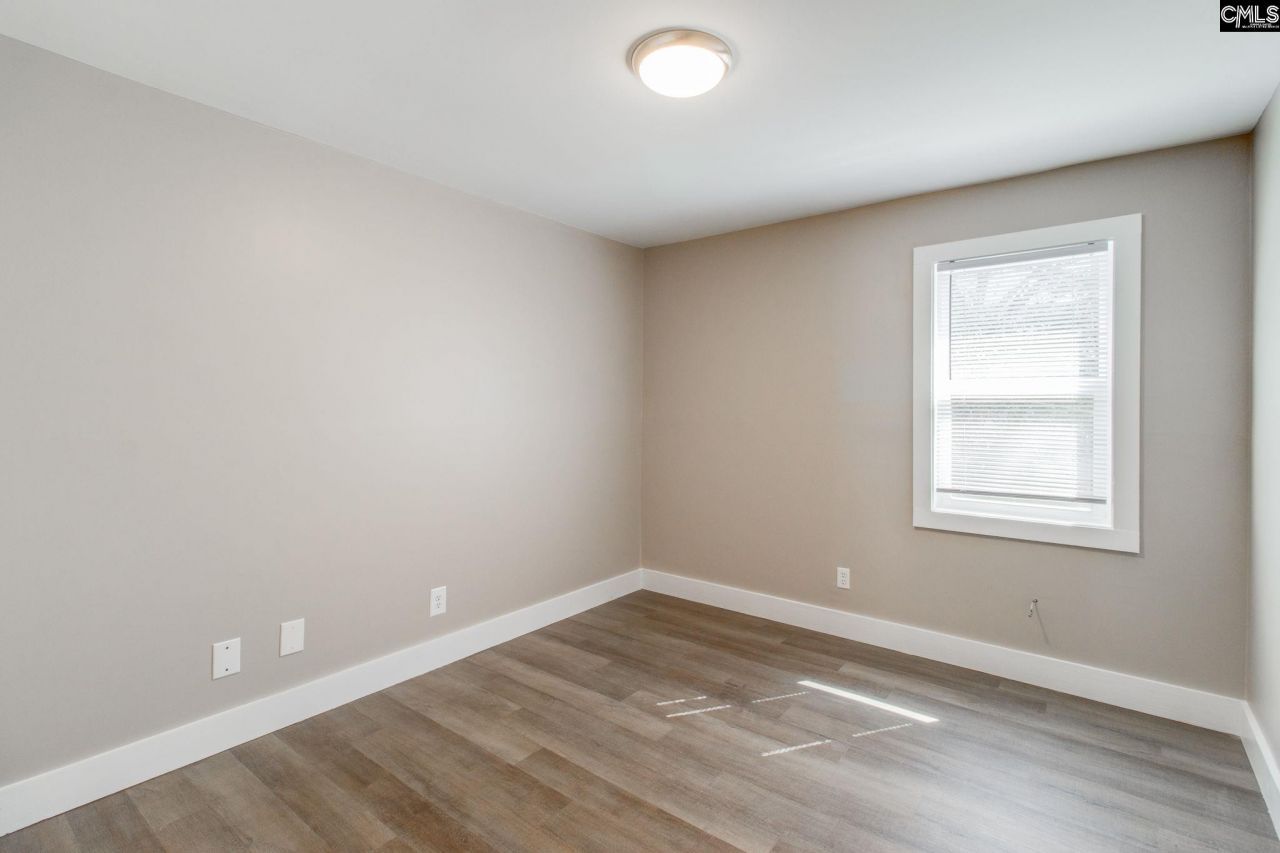 308 Percival Road Photo 24