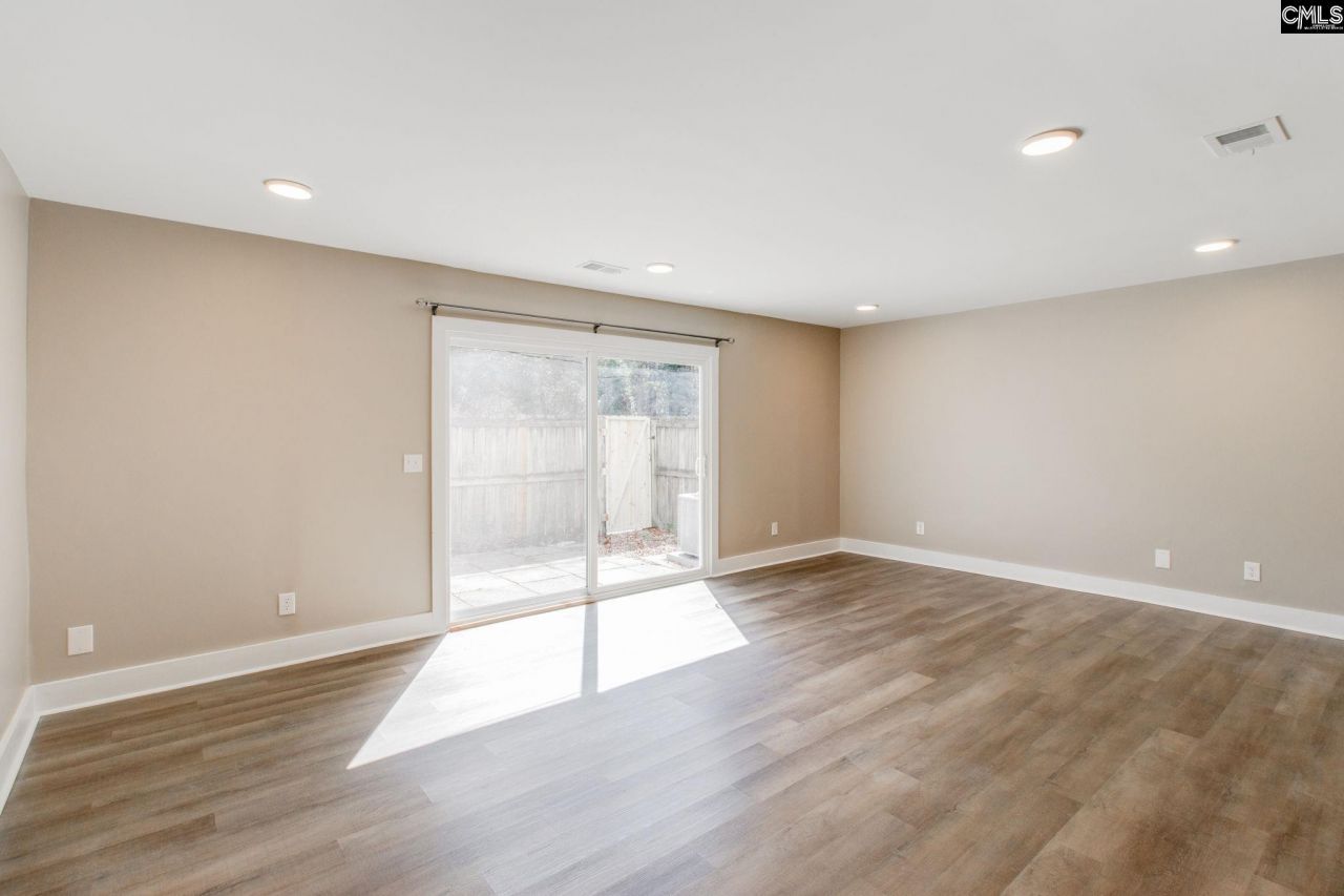 308 Percival Road Photo 5