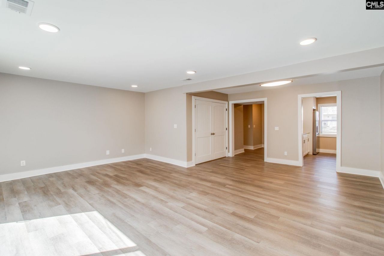 308 Percival Road Photo 8