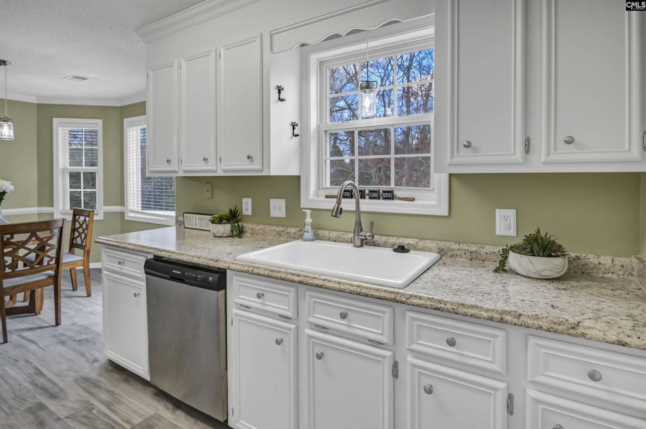 269 Mossborough Drive Photo 15